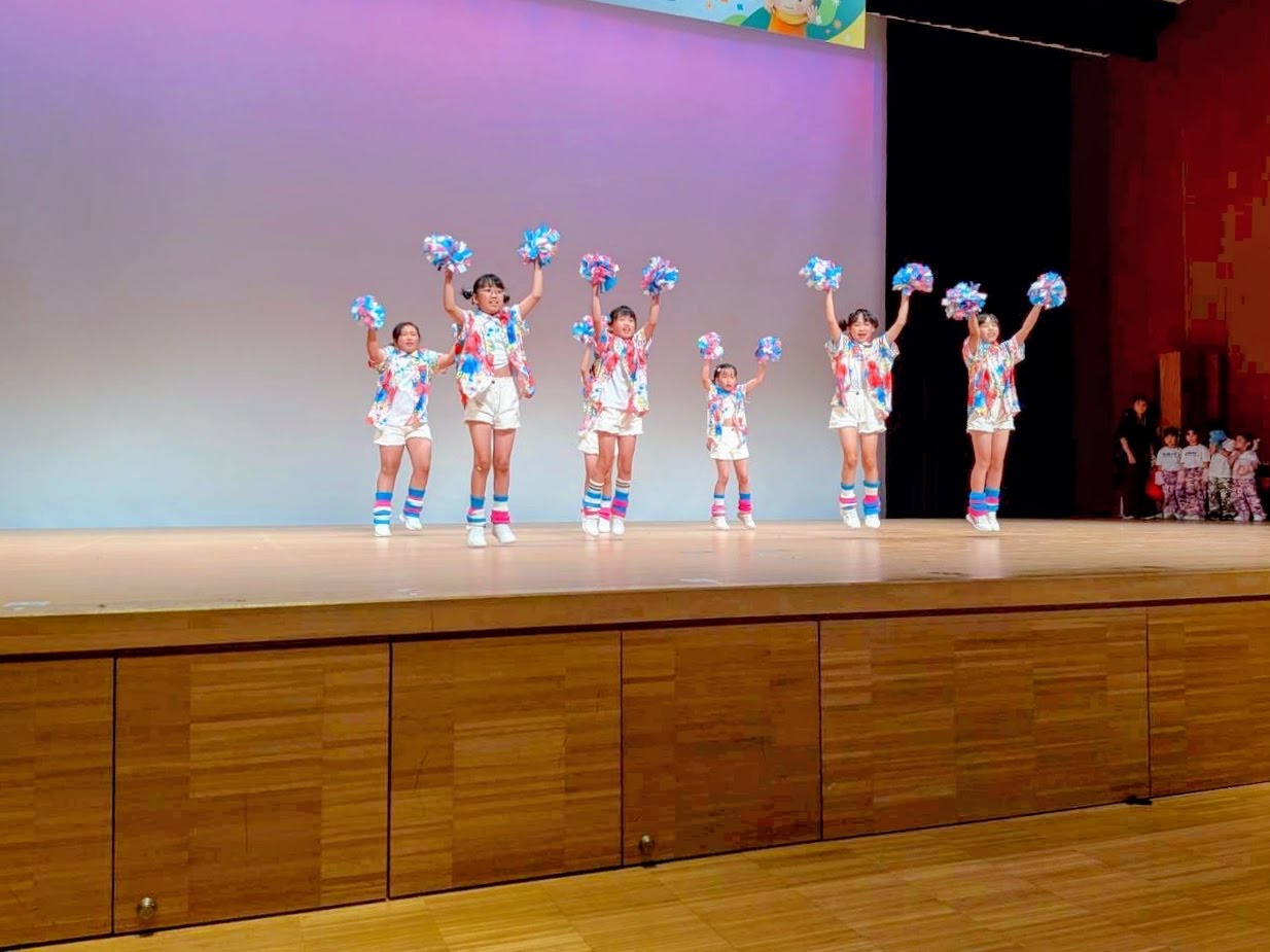 チアダンスレッスンの様子